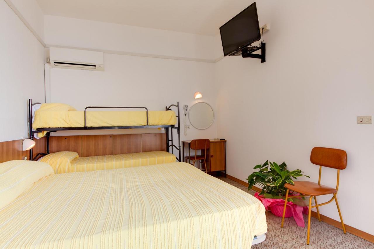 Hotel Majestic Bellaria-Igea Marina Extérieur photo