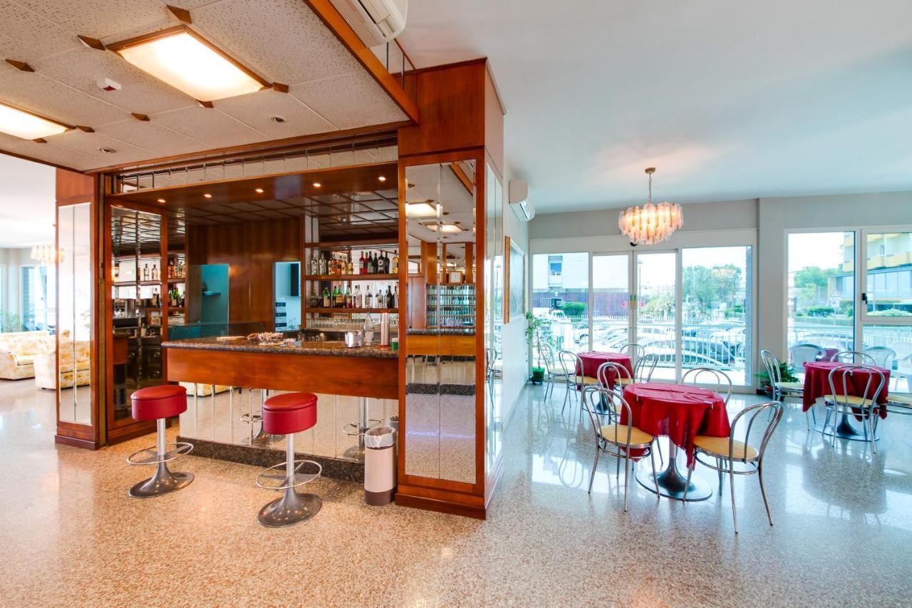 Hotel Majestic Bellaria-Igea Marina Extérieur photo