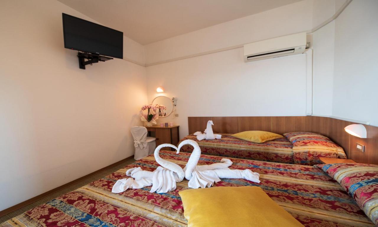 Hotel Majestic Bellaria-Igea Marina Extérieur photo