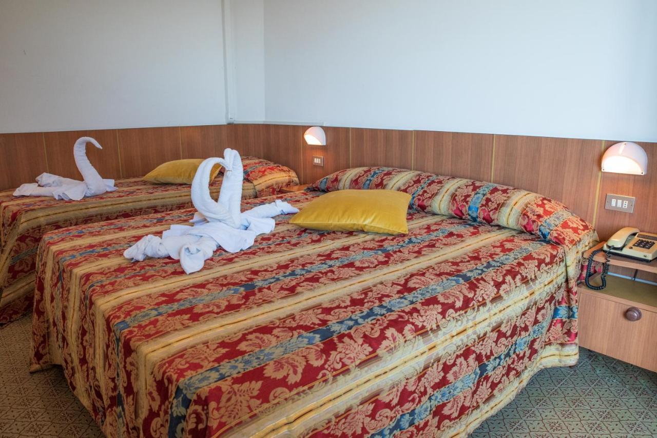 Hotel Majestic Bellaria-Igea Marina Extérieur photo