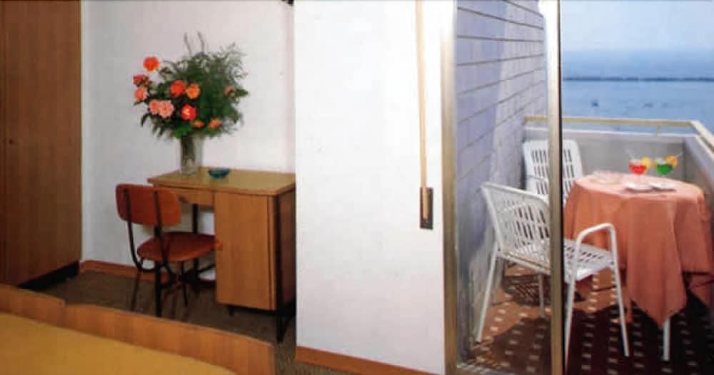 Hotel Majestic Bellaria-Igea Marina Extérieur photo