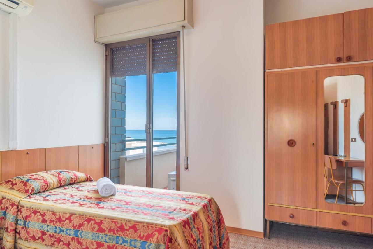 Hotel Majestic Bellaria-Igea Marina Extérieur photo