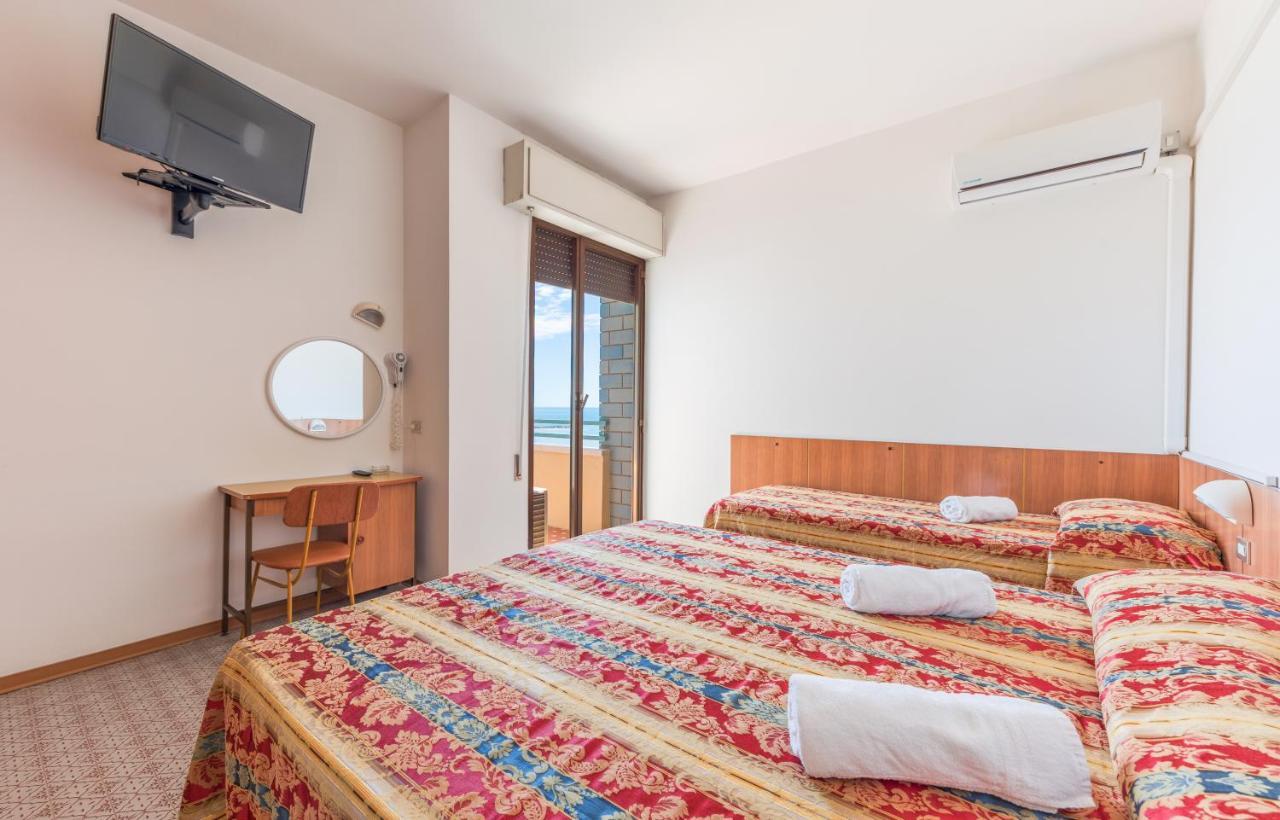 Hotel Majestic Bellaria-Igea Marina Extérieur photo