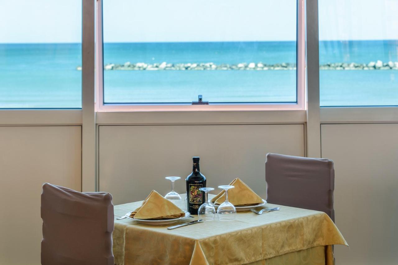 Hotel Majestic Bellaria-Igea Marina Extérieur photo